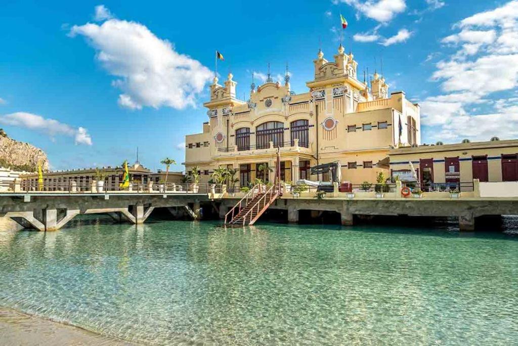 Апартаменты Casa Viola Elegante E Sul Mare Di Mondello Палермо Экстерьер фото